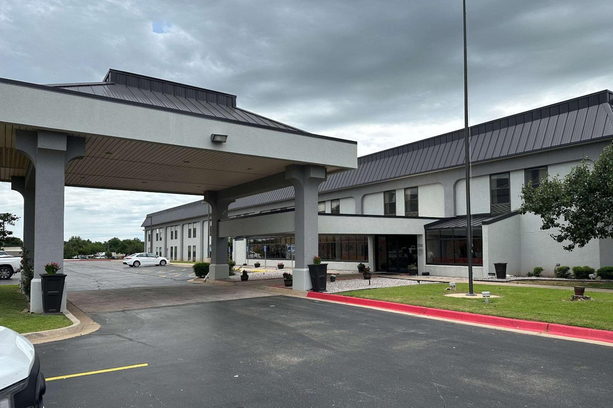 Quality Inn - Norman Near University Bagian luar foto
